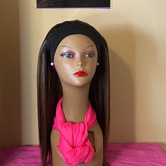 Callie’s custom headband wig - Picture 1 of 9